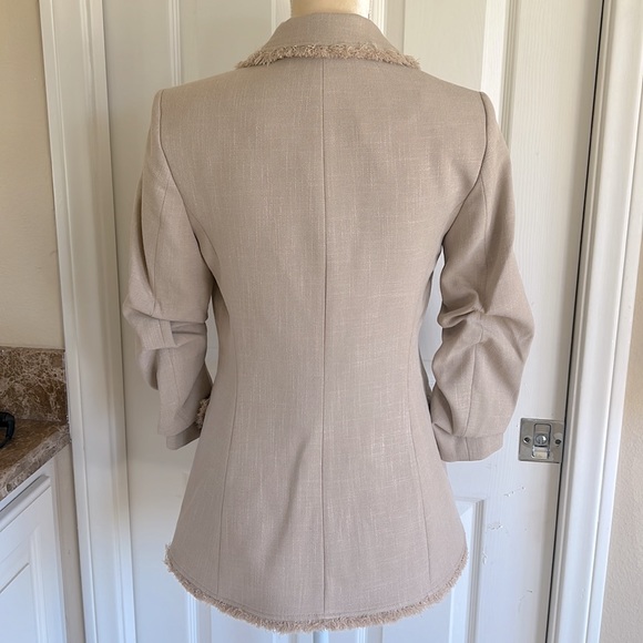 Tommy Hilfiger light beige blazer, sz 4 - Picture 4 of 6